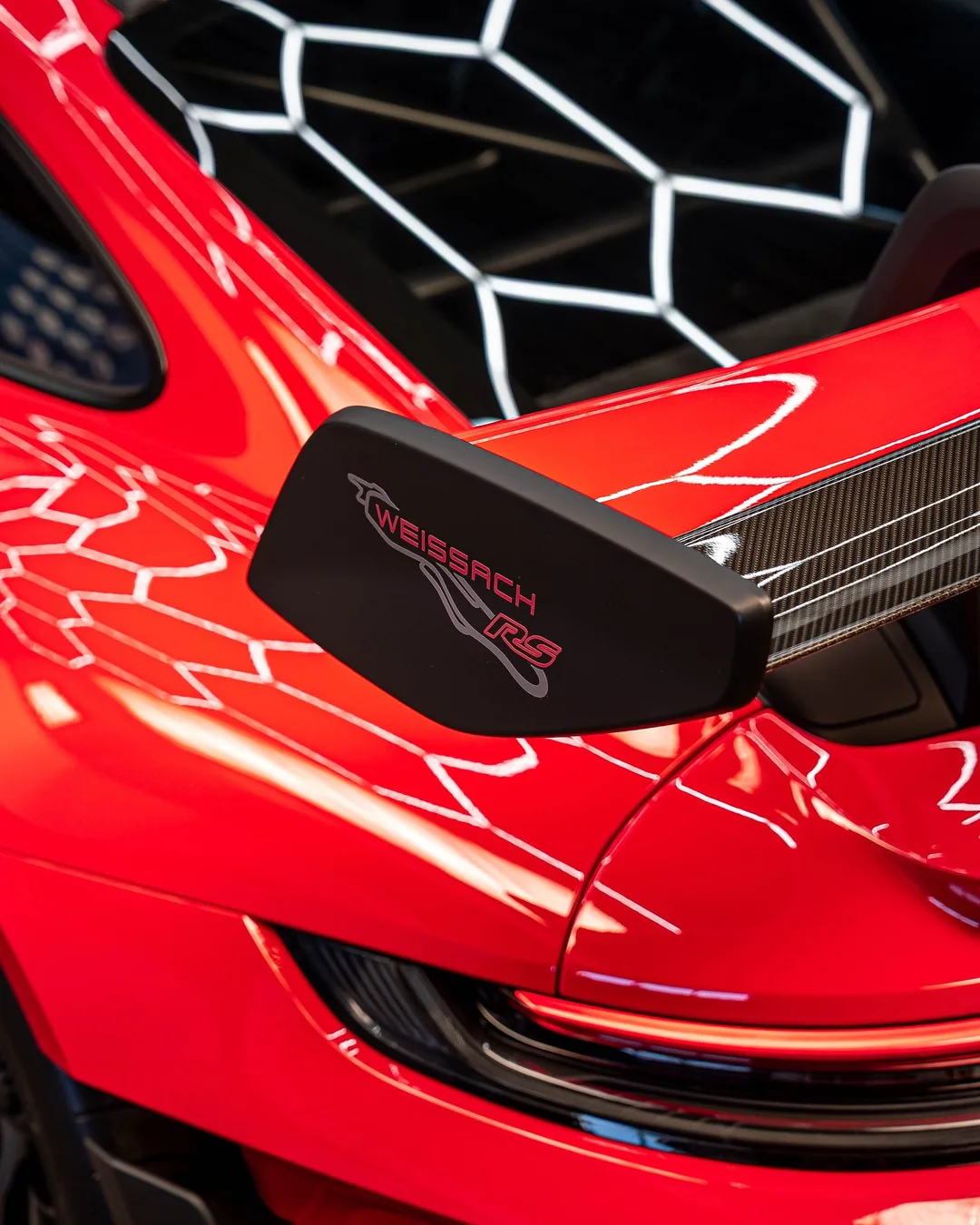 Červené Porsche 911 GT3 RS chránené fóliou Magnus Pro v aplikačnom centre v Košiciach