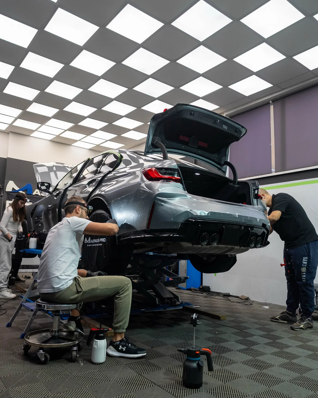 Sivé BMW M3 Competition s matnou fóliou Magnus Pro Matte v aplikačnom centre v Košiciach
